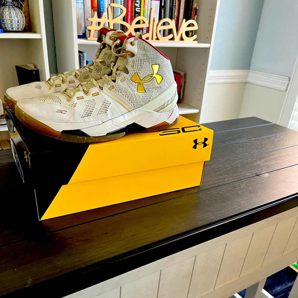 Under Armor Curry 2. Steph Curries 2.